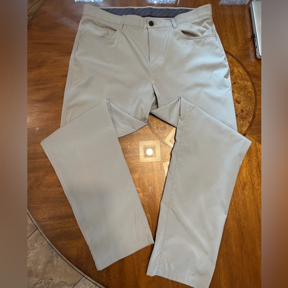 Roundtree & Yorke Performance Light Gray Pants (38 X 32)